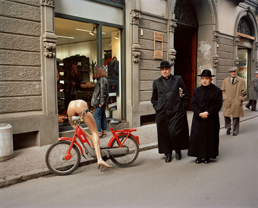 #1  Dazzling Vintage Photos Show Life In 1980s Italy #1 Places & People