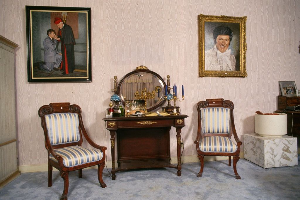 #56 Las Vegas home of Liberace, 1983.
