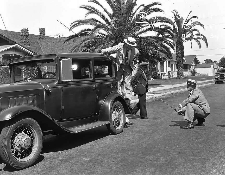 #5 Detectives calculating the trajectory of a bullet – 1934
