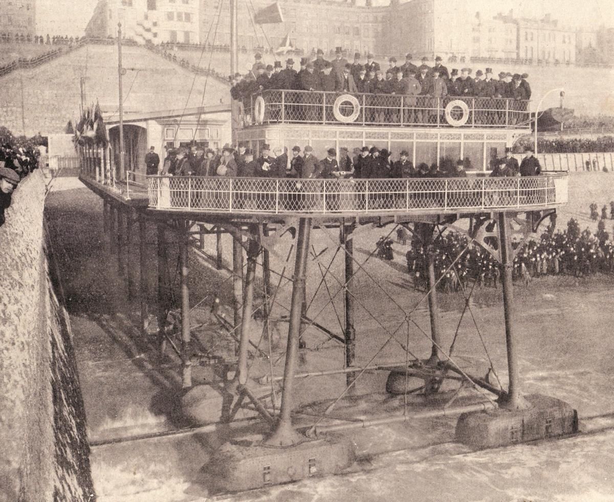 #9  Daddy Long-Legs Railway Of Brighton: A Weird But Interesting Seaside Electric Train Invented In 1896 #9