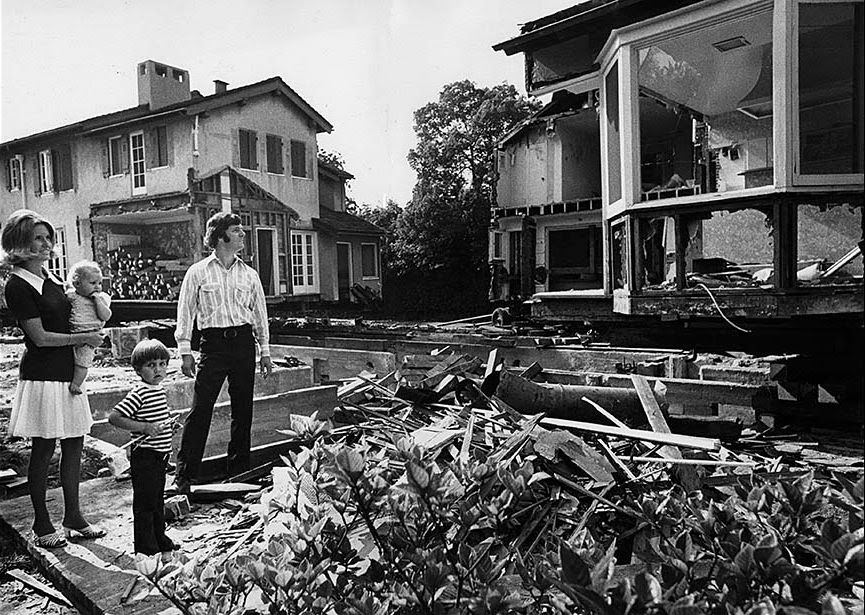 #13 John and Cheryl Fremdling check out their house after its move to a new Pasadena location. Aug. 16, 1973