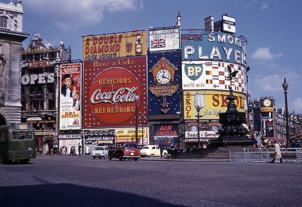 #23 Piccadilly Circus, 1962