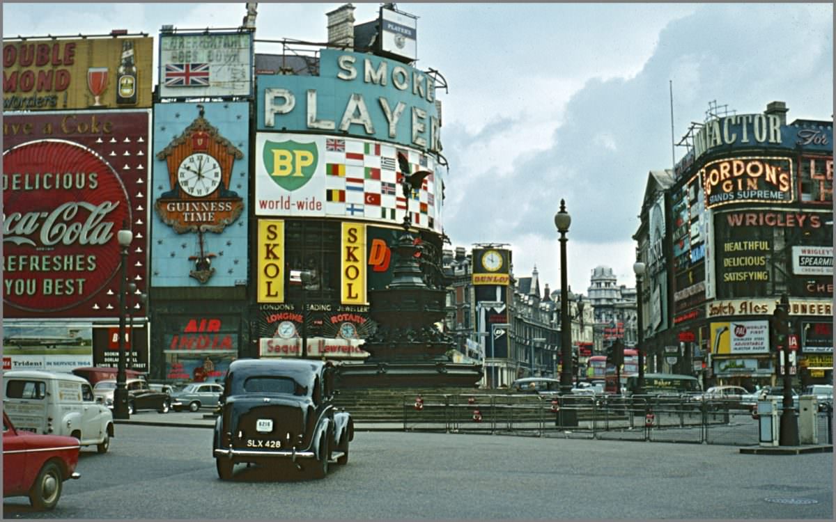 #31 Piccadilly Circus July 1962