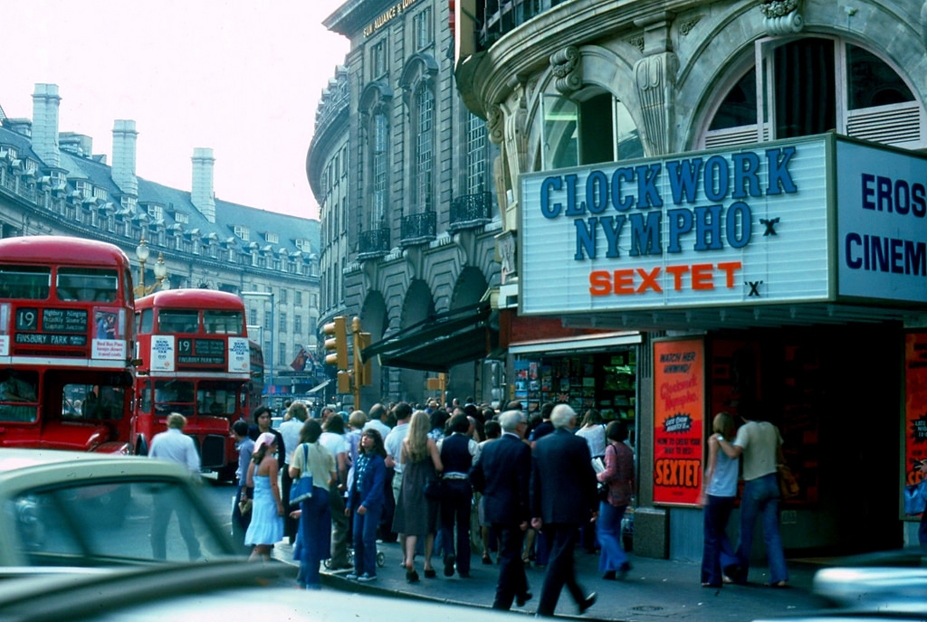 #10 Picadilly Circus – Regent Street