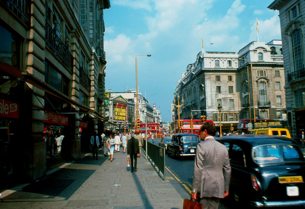 #34 Picadilly Street