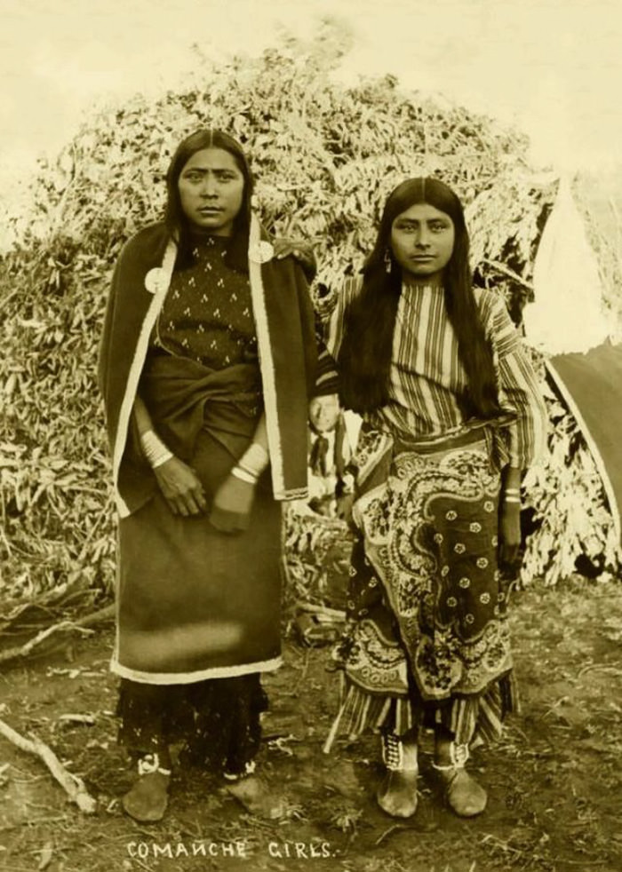 #30 Comanche Girls, 1880-1889
