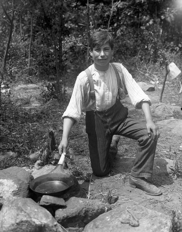 #22 “The Newest Little Italy” – Italians in the North End, grade crossing workers, 1907