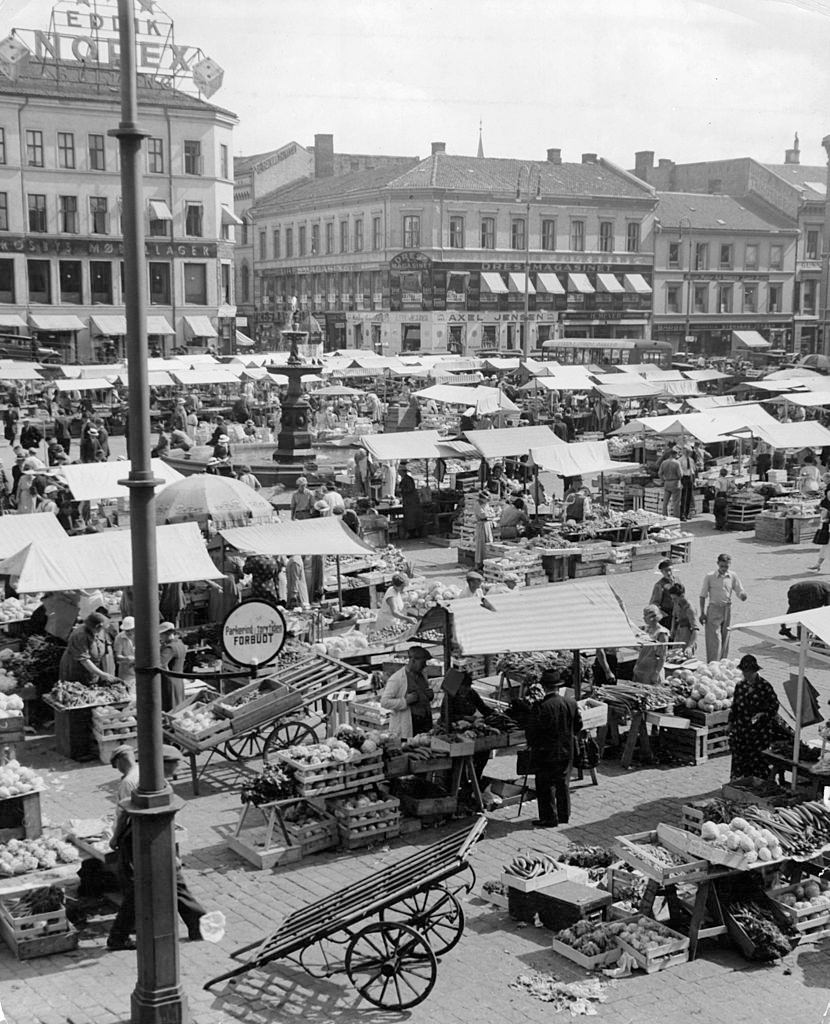 #45 Fruit and Vegetable Market in Oslo, Norway, 1955.