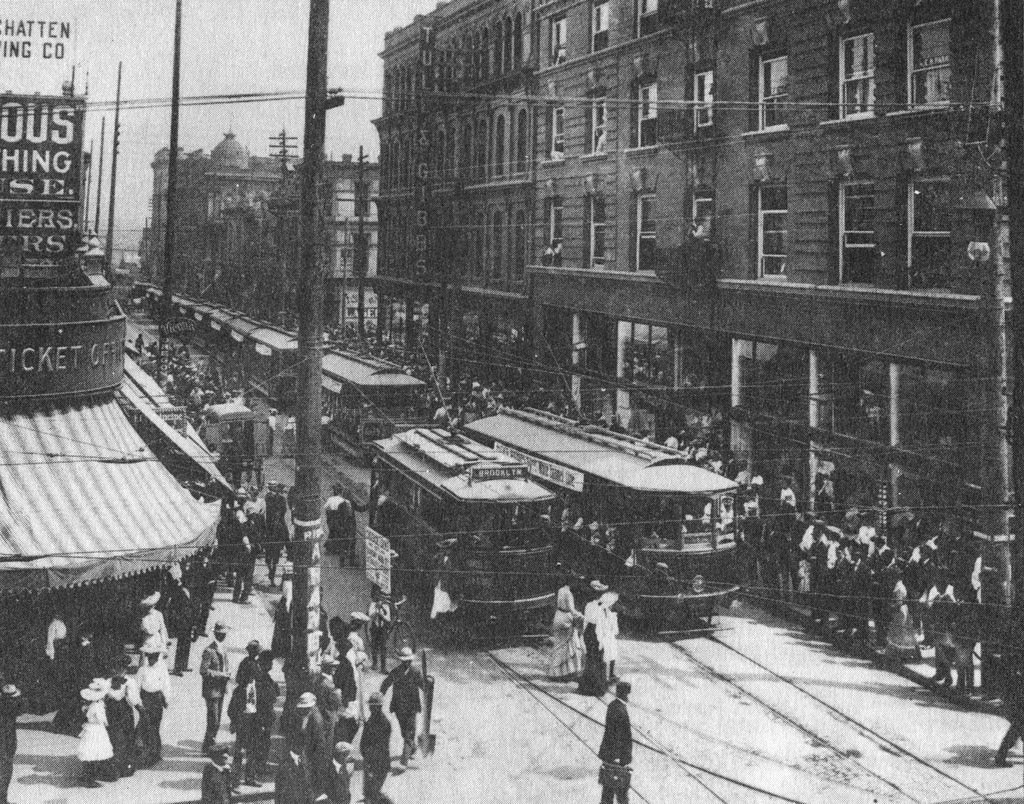 #54 Streetcars at Third and Morrison, 1905