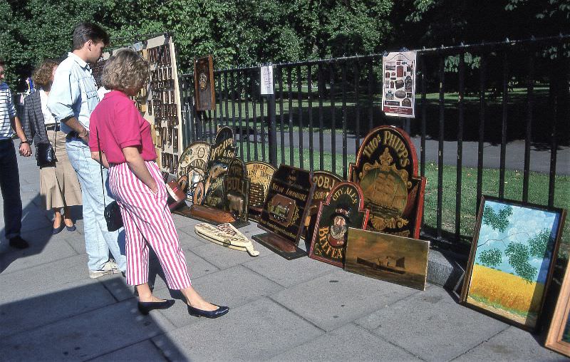 #52 Art market at Green Park, Piccadilly, 1989
