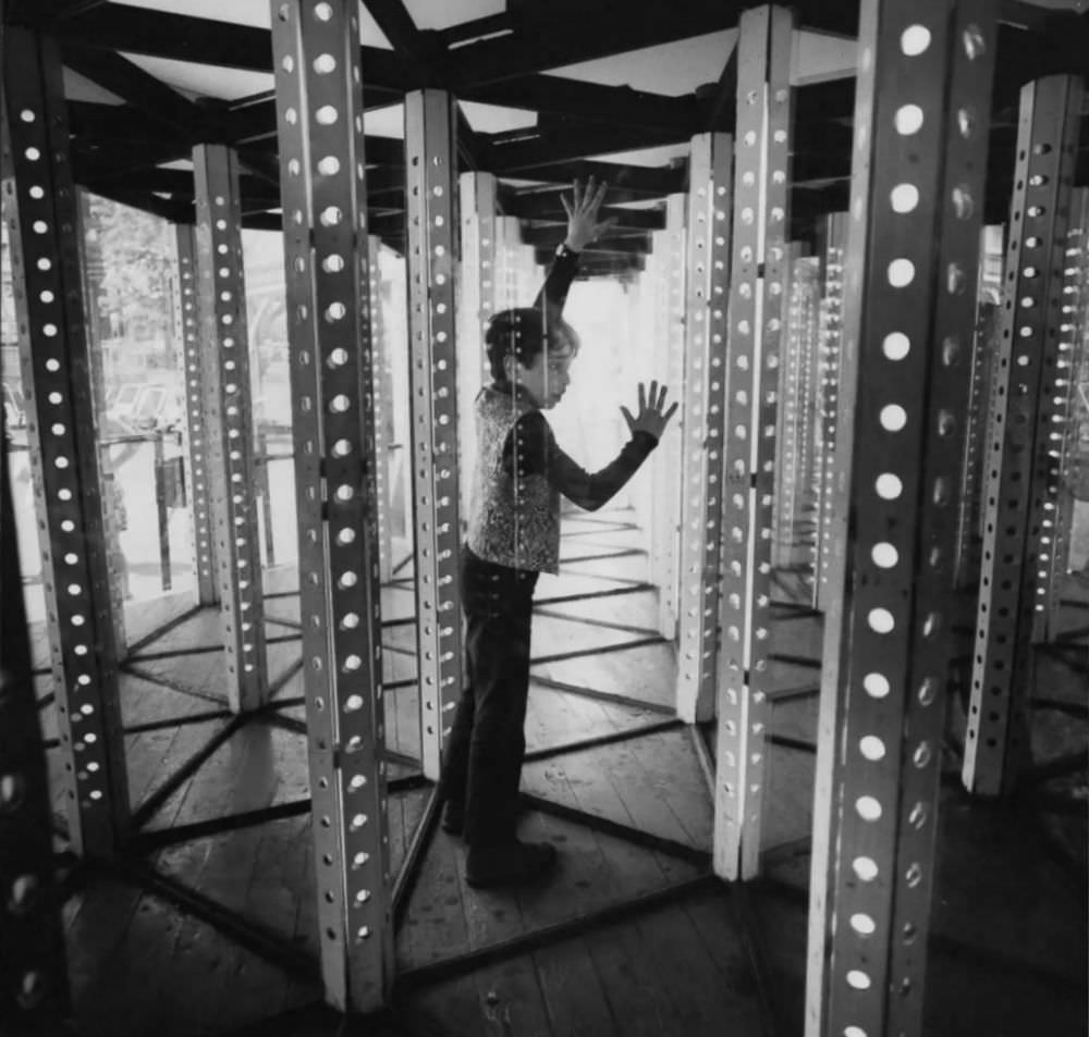 The Dream Collector: Photographer Recreated Childhood’s Nightmare From the 1960s Photography