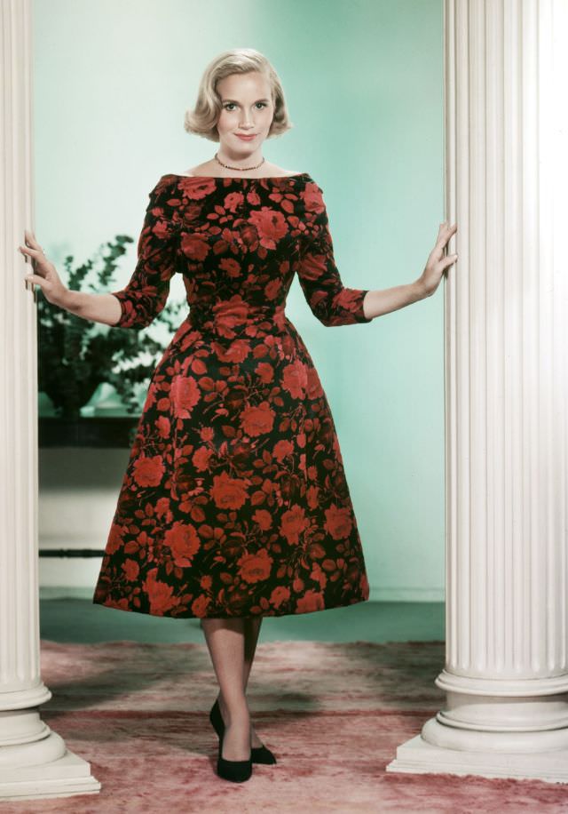 #6 Eva Marie Saint in a classic romantic dress of black taffeta