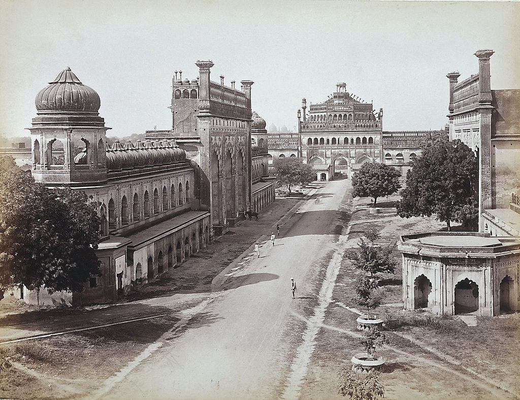 #31 Historical buildings in the center of Lucknow, 1870s.