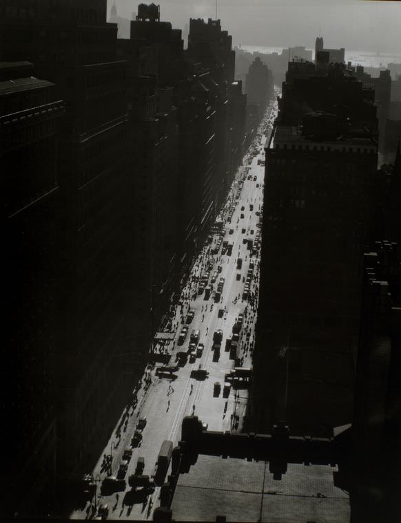 #31 Seventh Avenue looking south from 35th Street, Manhattan, December 05, 1935