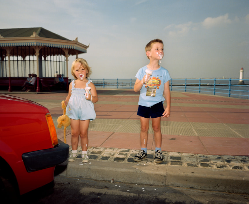 Gritty Photos of New Brighton from 1980s That Show How Working Class Enjoyed Their Holidays On Sea Side Resort