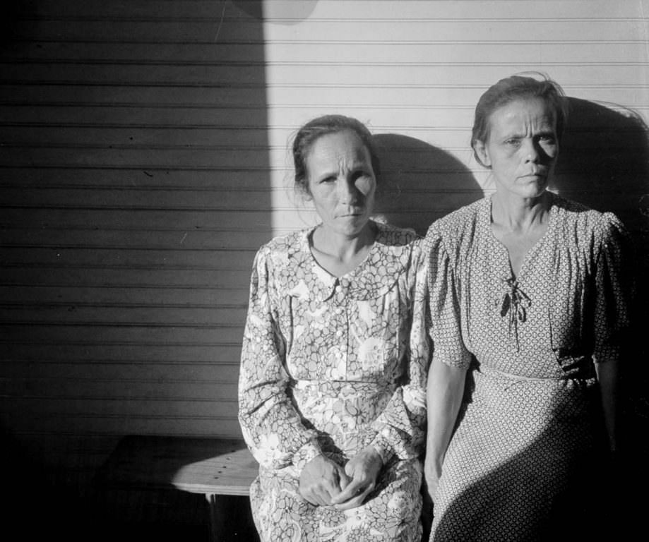 #18 Farmers’ wives who live in the hills near Corozal.