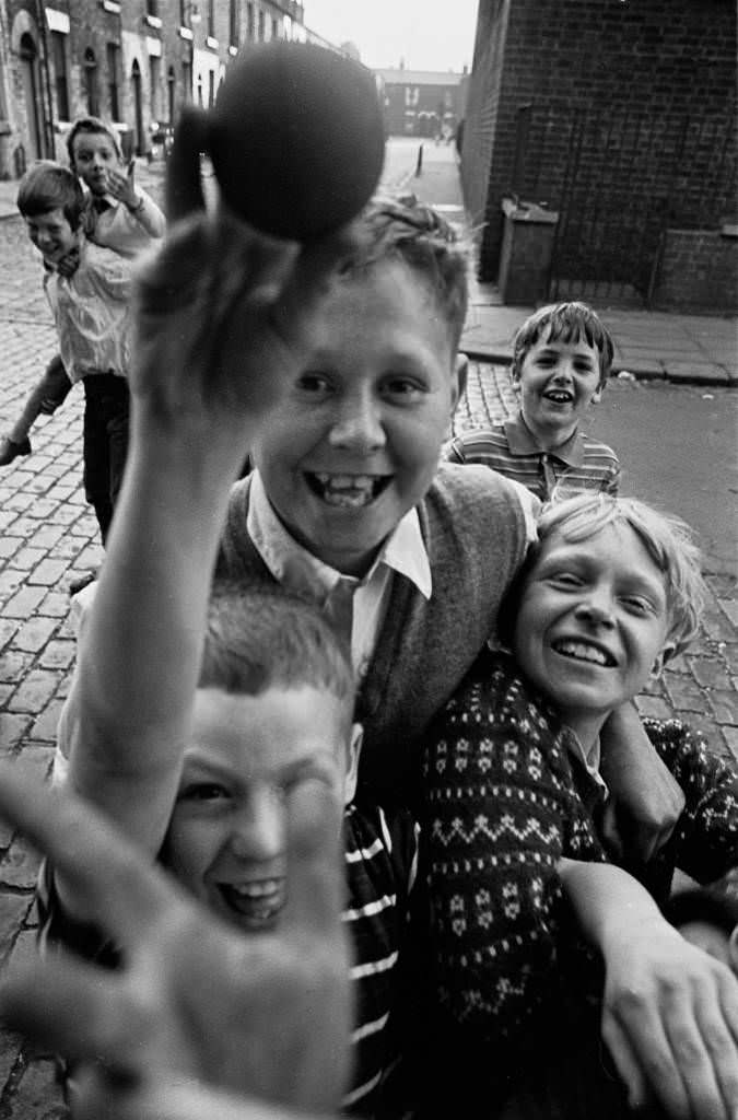 #4 Salford lads ‘assault’ the photographer, 1969