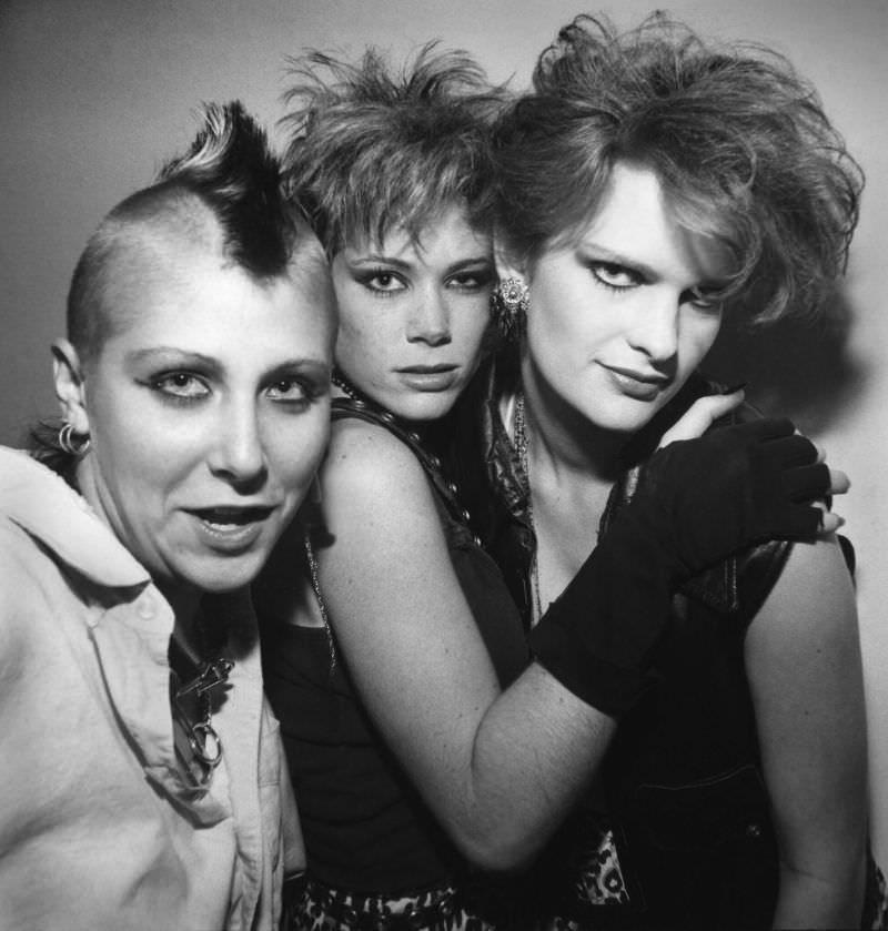 #13 JoJo, Susan Dollard, Christina Porterfield, 1983