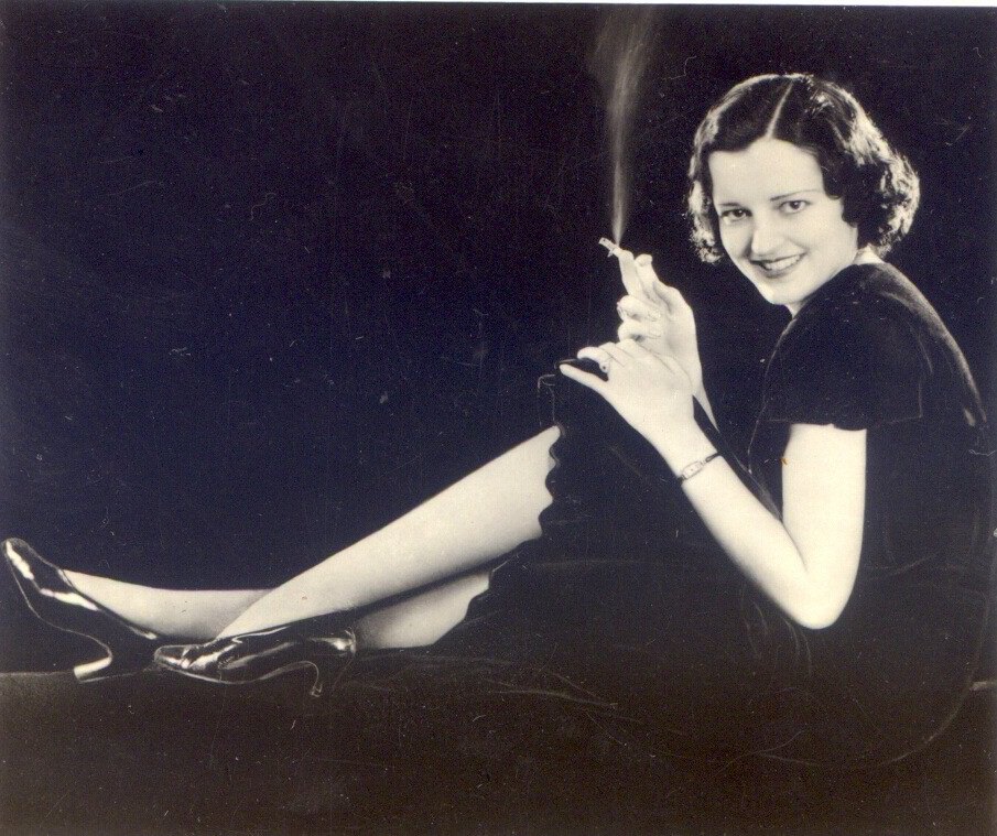 #9 Beauties of Today, Cigarette card, Britain, c.1937.