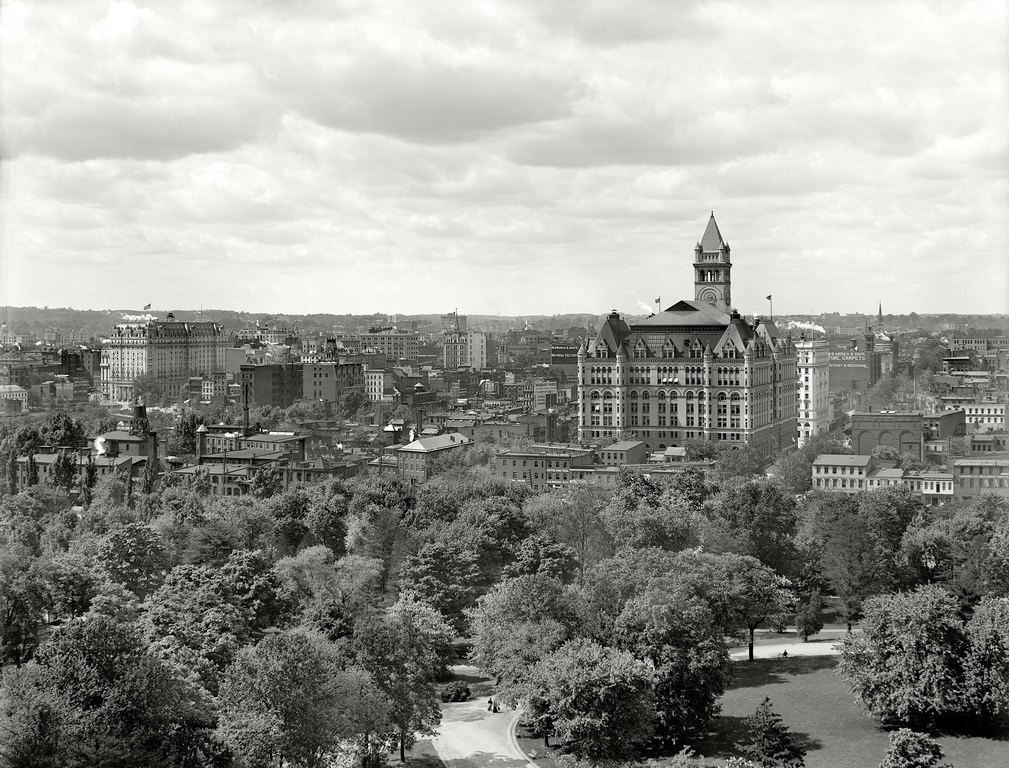 #20 North from the Smithsonian Institution. Washington, D.C., circa 1904.