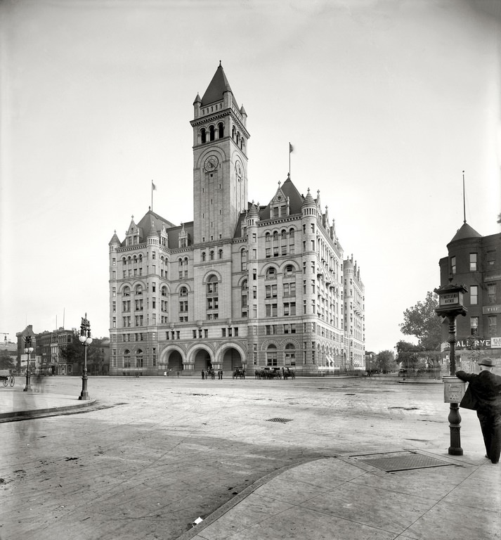 #24 The Old Post Office on Pennsylvania Avenue. Washington, D.C., circa 1905.