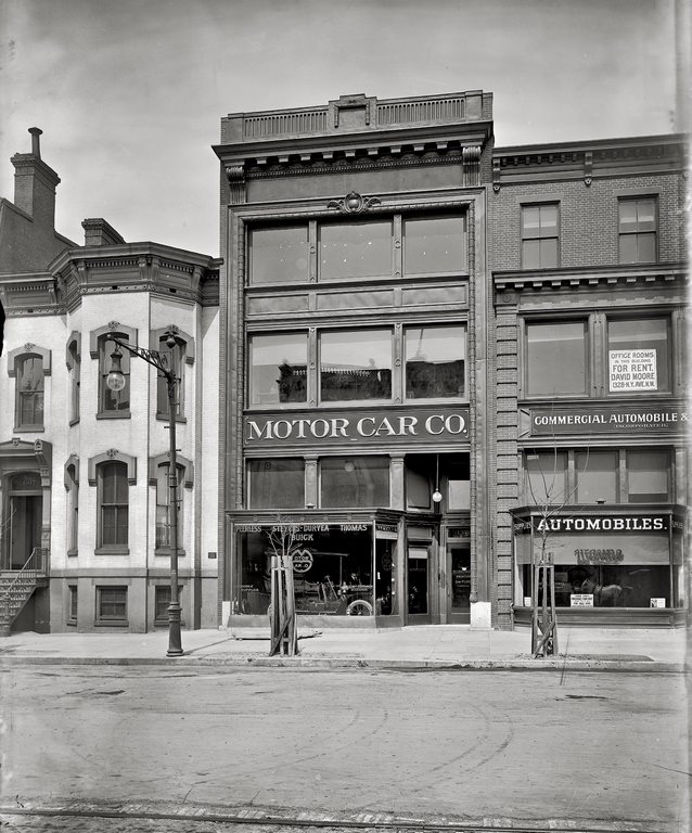 #28 A.L. McCormick garage, New York Avenue. Washington, D.C., circa 1907.