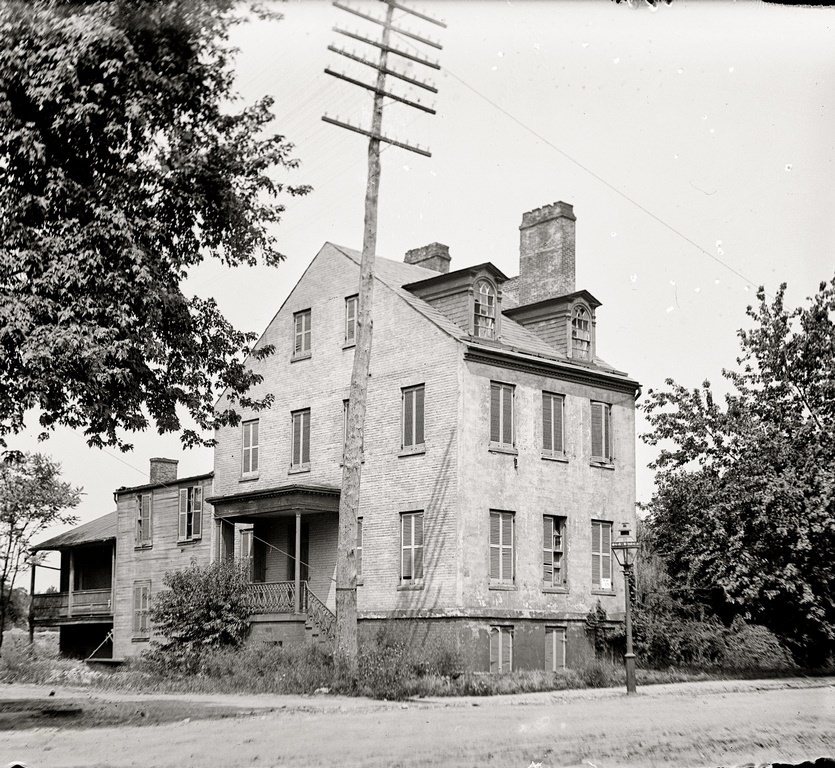 #33 Carberry Mansion. Washington, D.C., circa 1901.