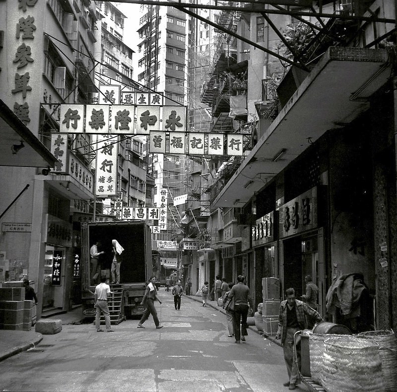 #8 Street Scene. Hong Kong, 1987.