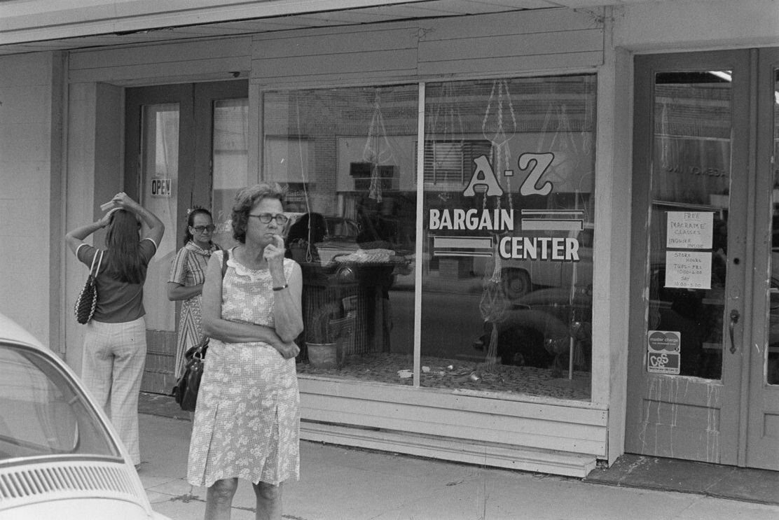 #10 Preparing to enter the Bargain Center, 1978 July