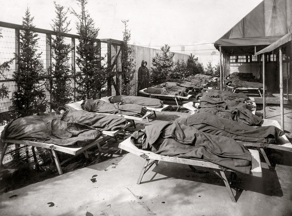 #17 Elizabeth McCormick Open Air School No. 2, on roof of Hull House boys club, 1917.