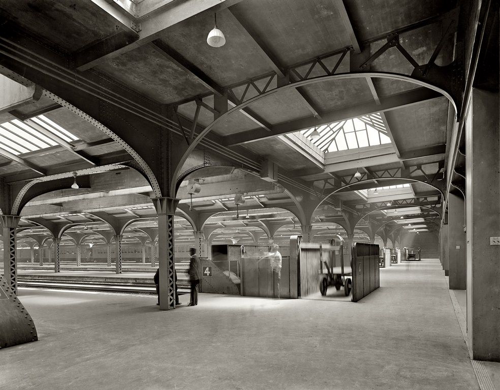 #21 Chicago train sheds, Chicago & North Western Railway. Circa 1911-1915.