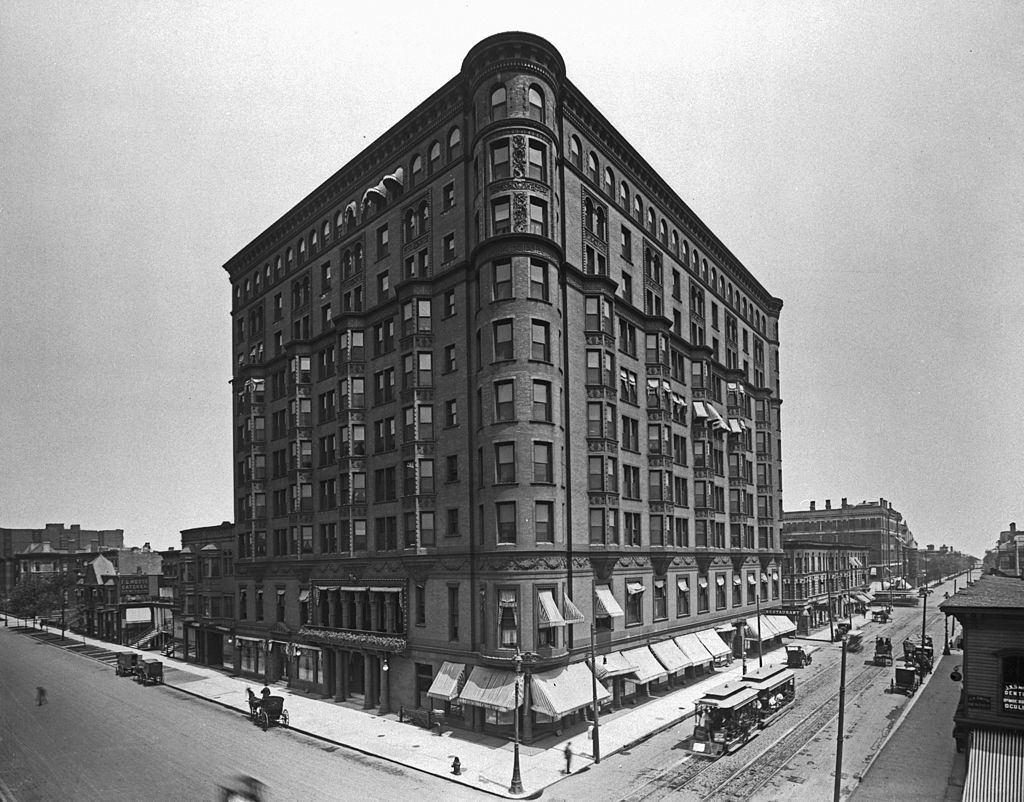 #23 Lexington Hotel, located at the corner of Michigan Avenue and 22nd Street in Chicago, 1910s.