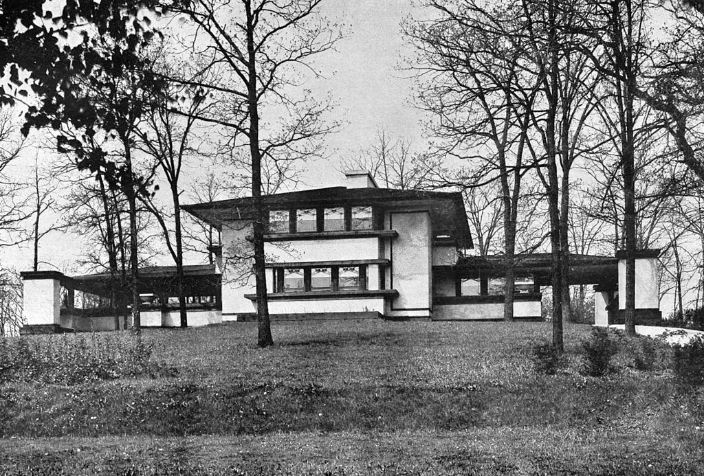 #4 Evans house east facade with porch to left and porte cochere to right, Chicago, 1912.