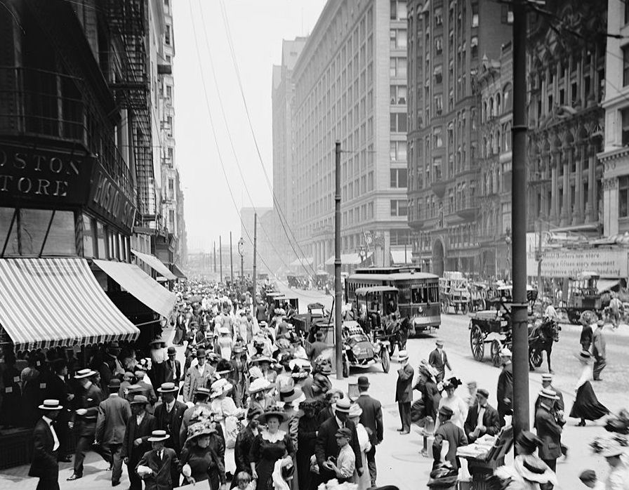 #27 Looking up busy State Street, north from Madison. Chicago circa 1915.