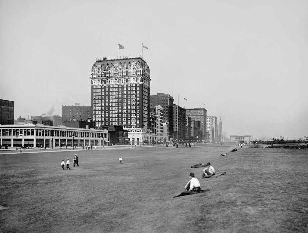 #60 Grant Park, Chicago, 1915.