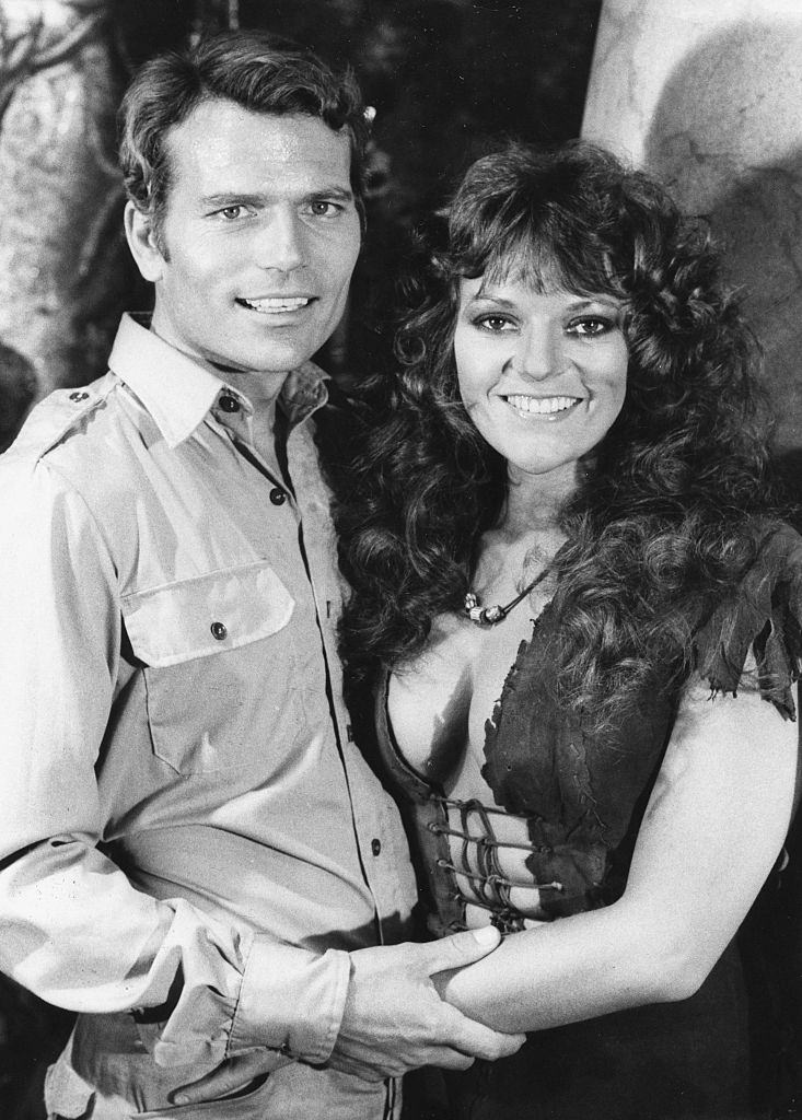 Dana Gillespie with John Wayne on the set of the movie ‘The People That Time Forgot’, 1977
