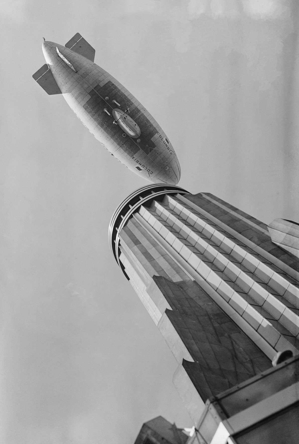 #3 A ‘blimp’ flying over the Empire State Building.Sep. 29, 1931
