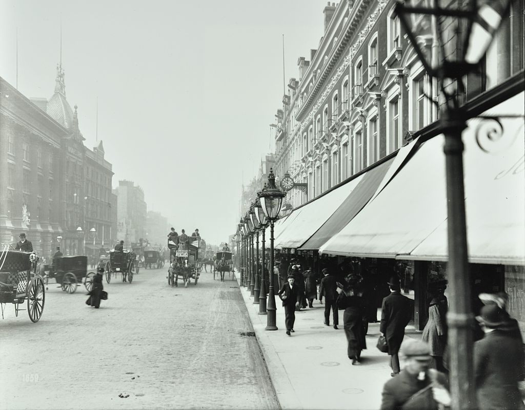 #41 Pedestrians outside Dh Evans, Oxford Street, London, 1903.