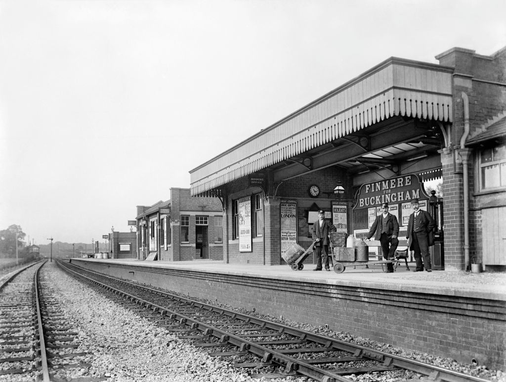 #65 Finmere Station, Oxfordshire 1904.