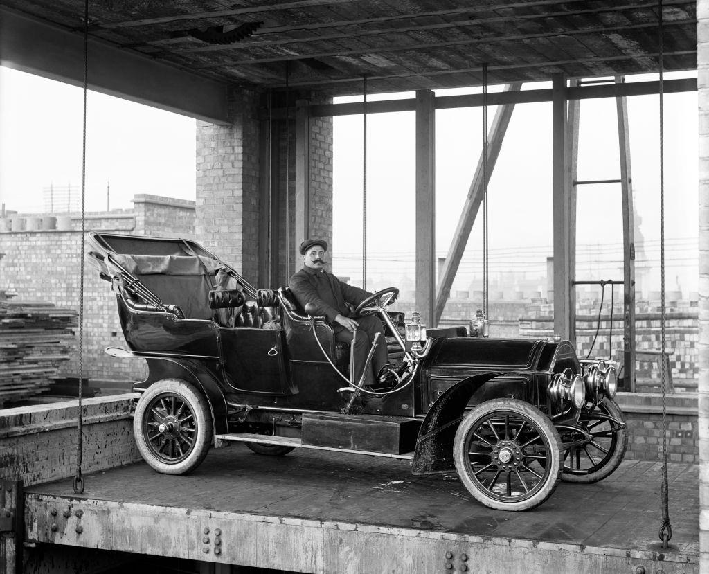 #7 Car lift at Mitchell Motors Company, 114 Wardour Street, Westminster, London, 1907.