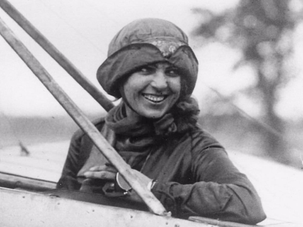 #8 Harriet Quimby first woman to fly across the Channel 16.04.1912.