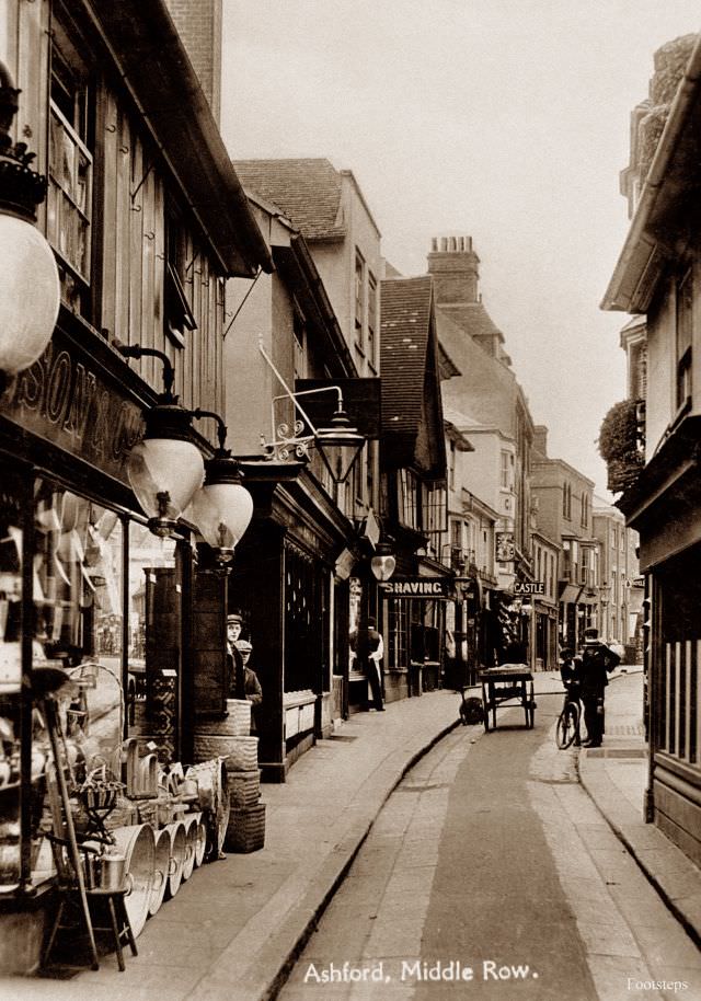 #16 Middle Row, Ashford