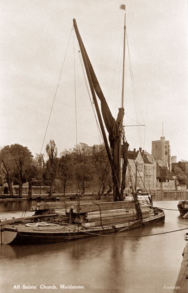 #5 Sailing barge on the Medway at Maidstone