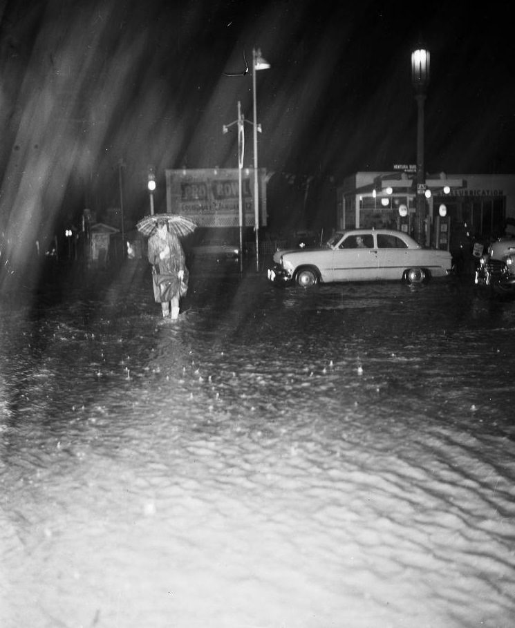 #39 An unidentified woman at intersection of Van Nuys and Ventura Blvd. 15 January 1952.