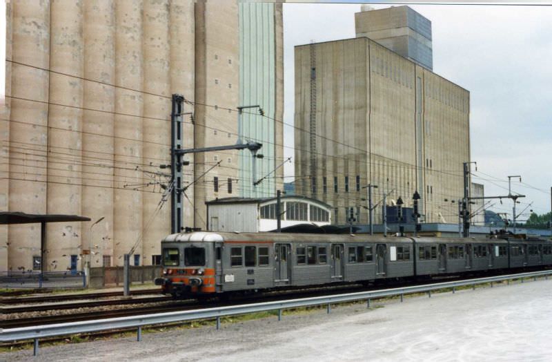 #32 Electric Commuter Train, Luxembourg, 1995