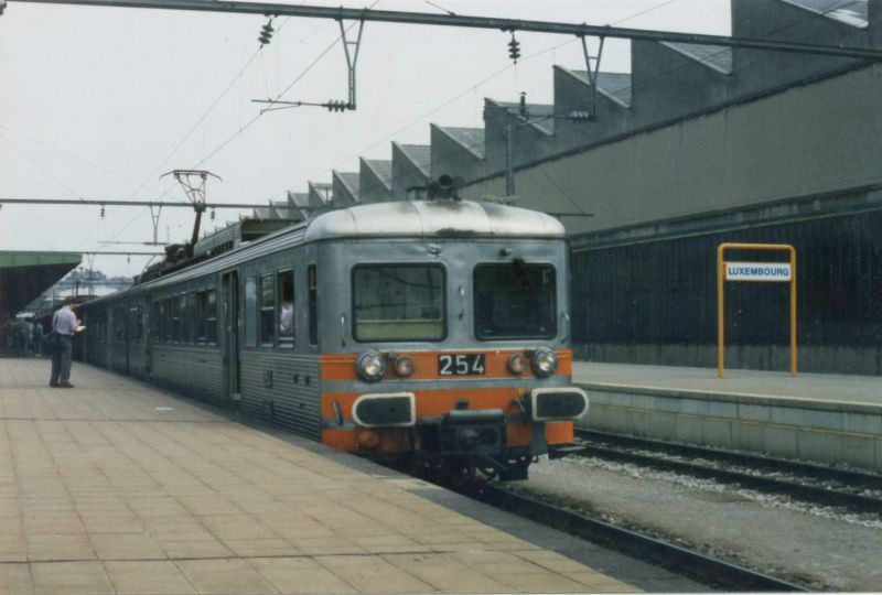 #9 CFL Electric multiple unit 254, Luxembourg Gare. May 1995