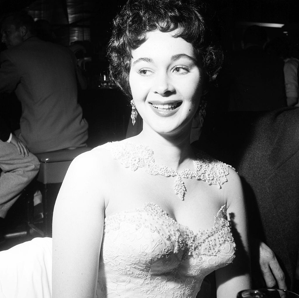 #22 Marla English at the premiere of ” Red Garters” in Los Angeles, 1954.