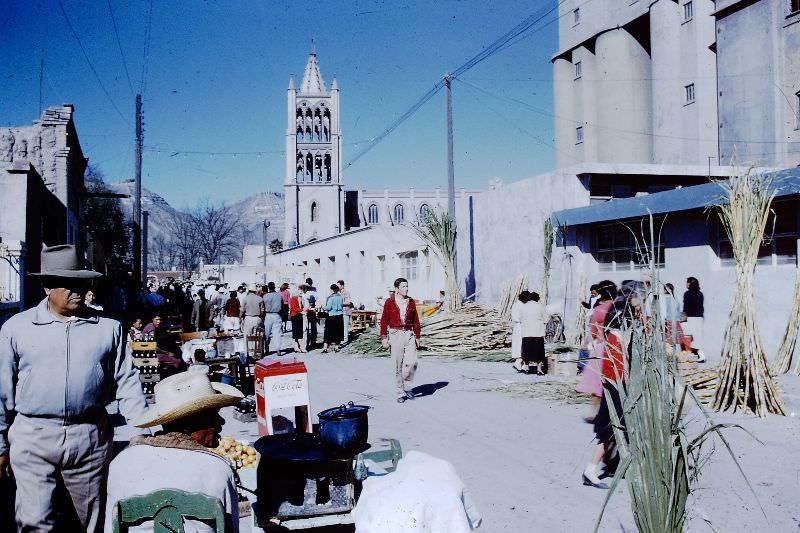 #43 Street scenes, Saltillo. December 1958