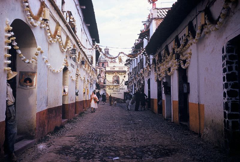 #46 Christmas decorations, Taxco. December 1958