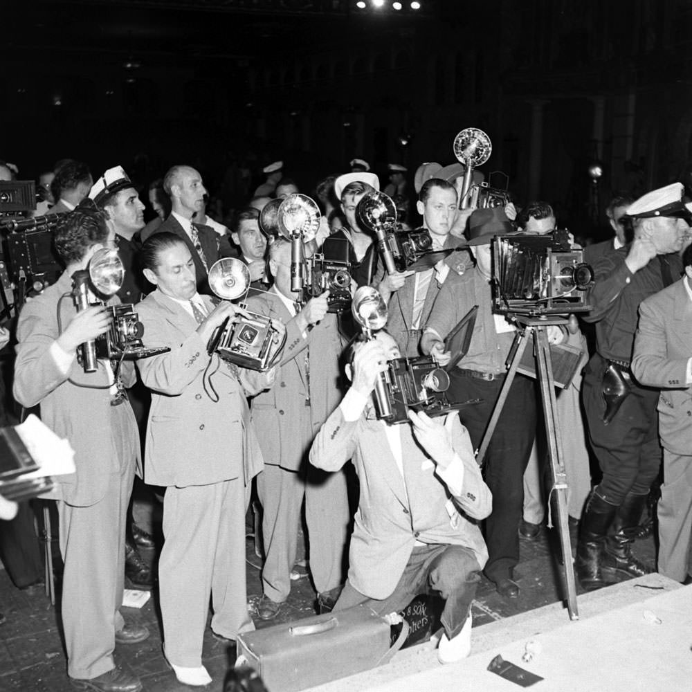 #6 Outside the Miss America pageant in Atlantic City, 1945.